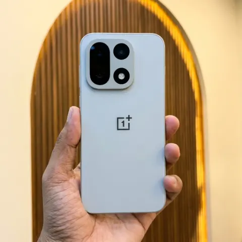 OnePlus 15 · image 4